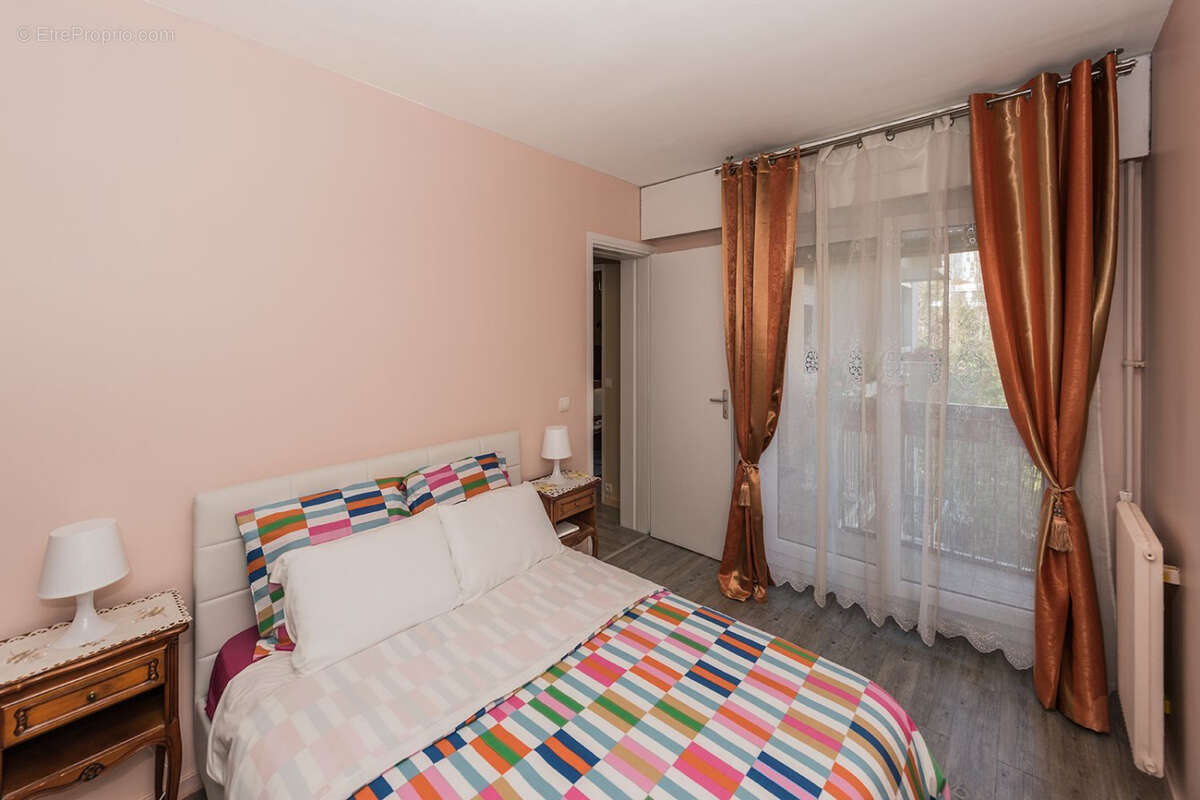 Appartement à PARIS-19E