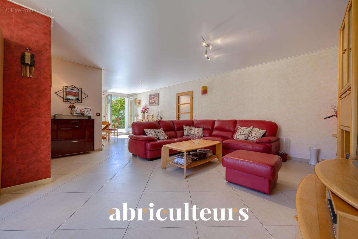 Appartement de plain-pied avec un séjour spacieux en vente à Vieugy - proximité de Annecy (74600) - photo 4