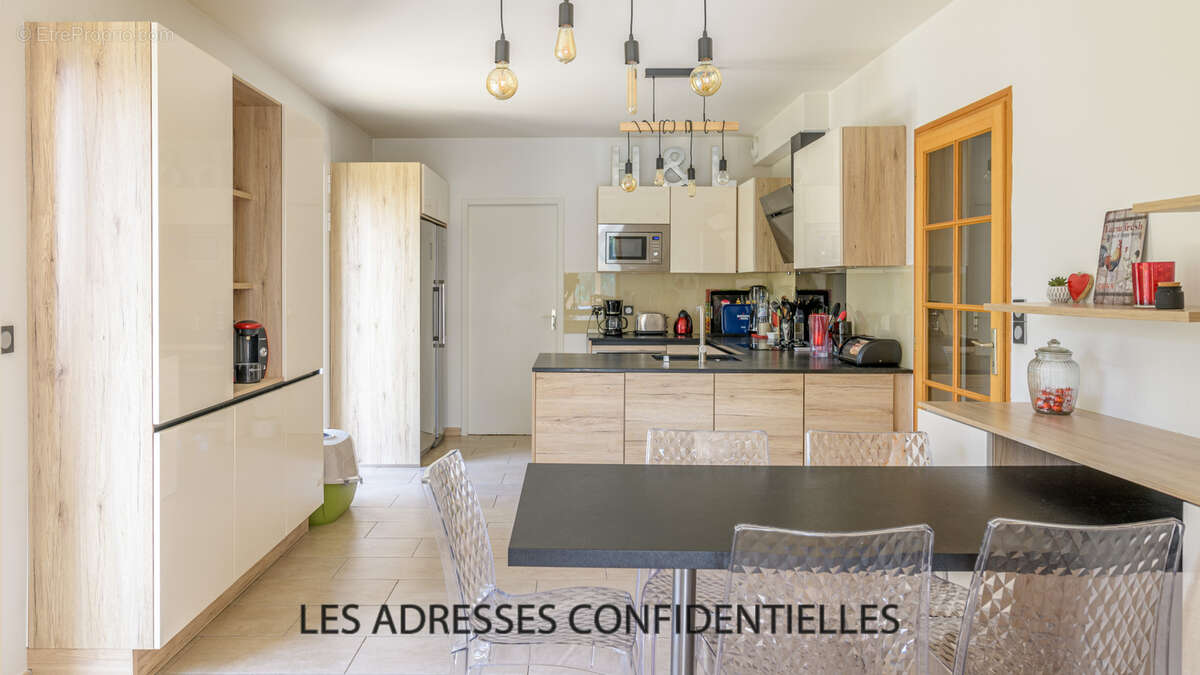 Maison à SAINTE-FOY-LES-LYON