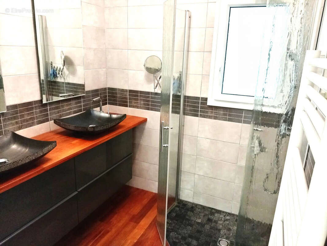 Maison à SAINT-HERBLON