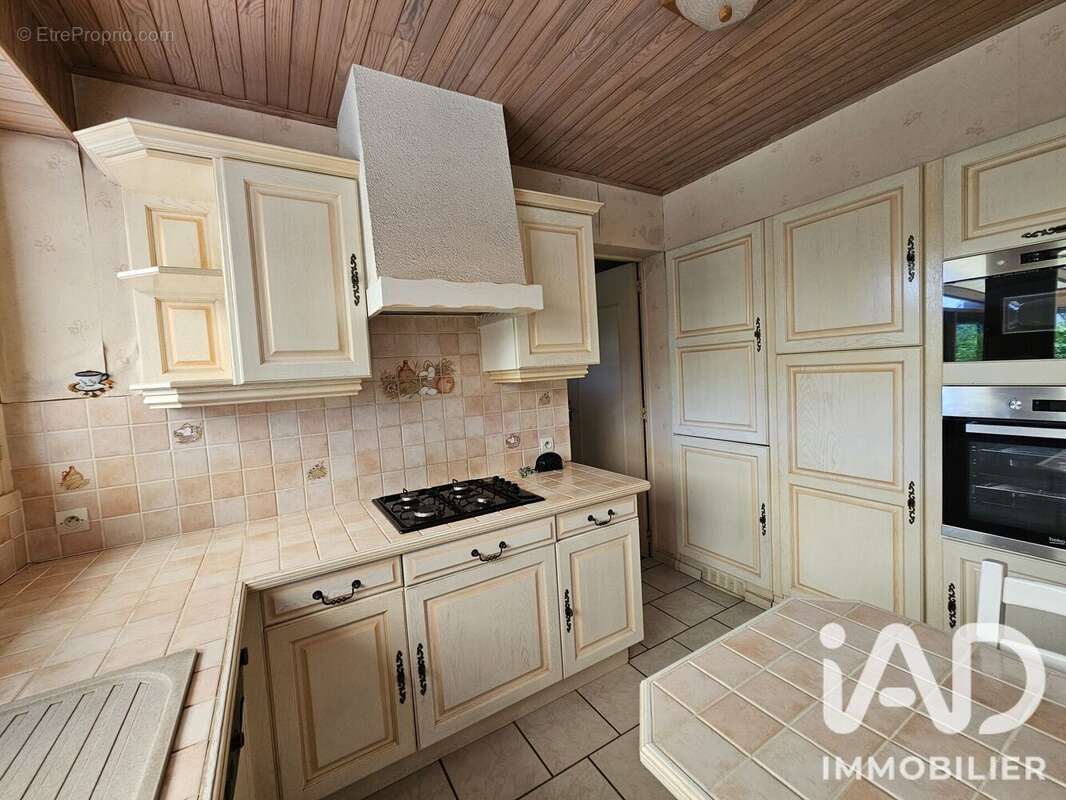 Maison 117 m² à Beaumont-Le-Roger  - photo 9