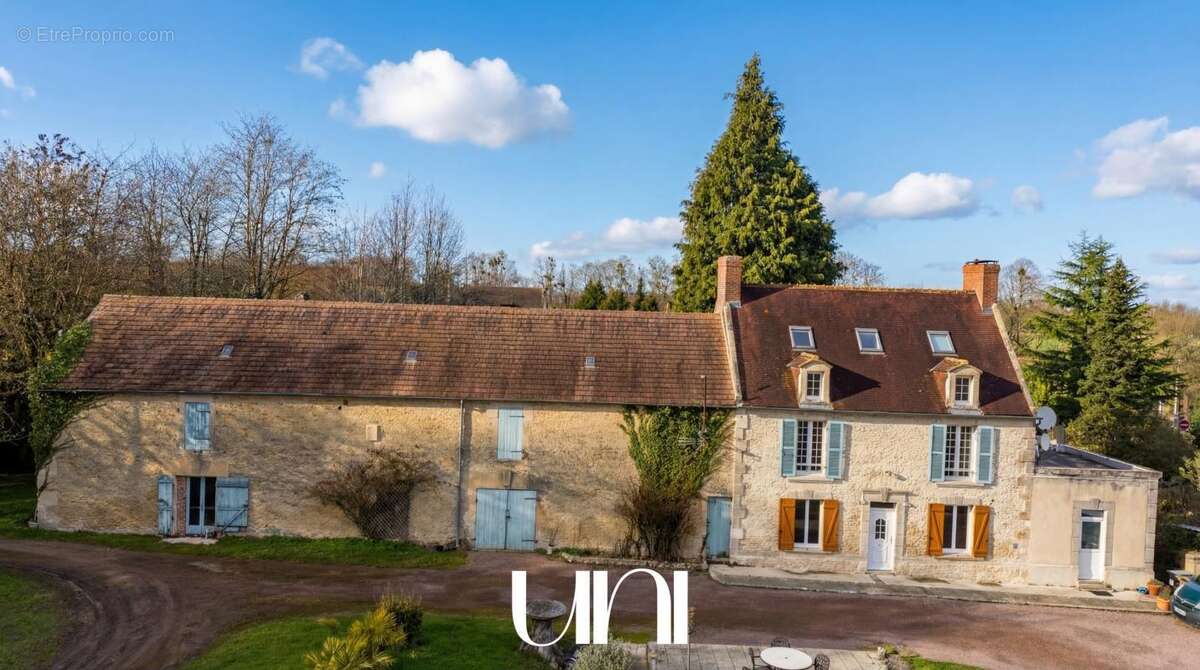 Maison à ARGENCES