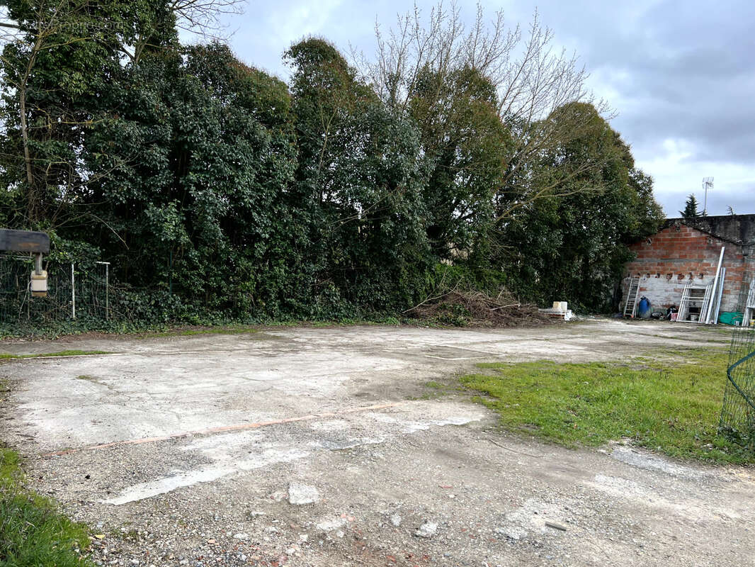 A vendre hangar avec terrain à bâtir - photo 3