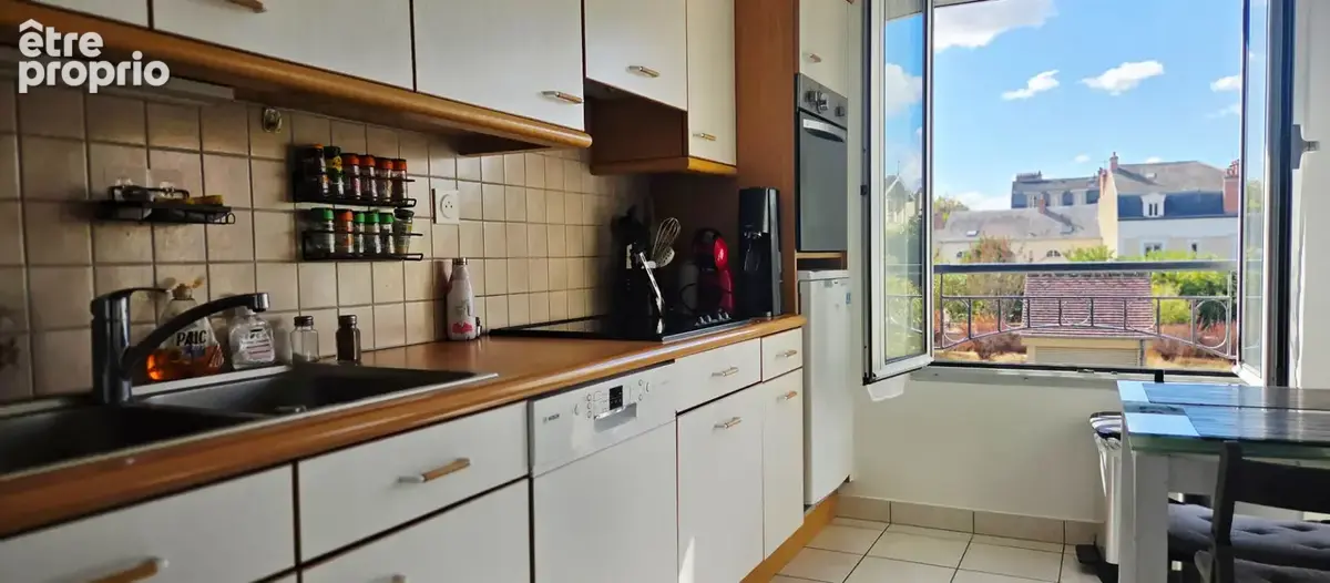 Appartement 5 pièces à vendre à Étampes avec place de stationnement en sous - sol. - photo 3
