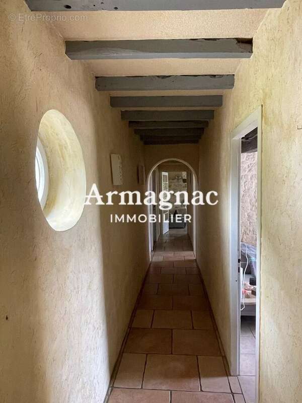 Maison à VIC-FEZENSAC