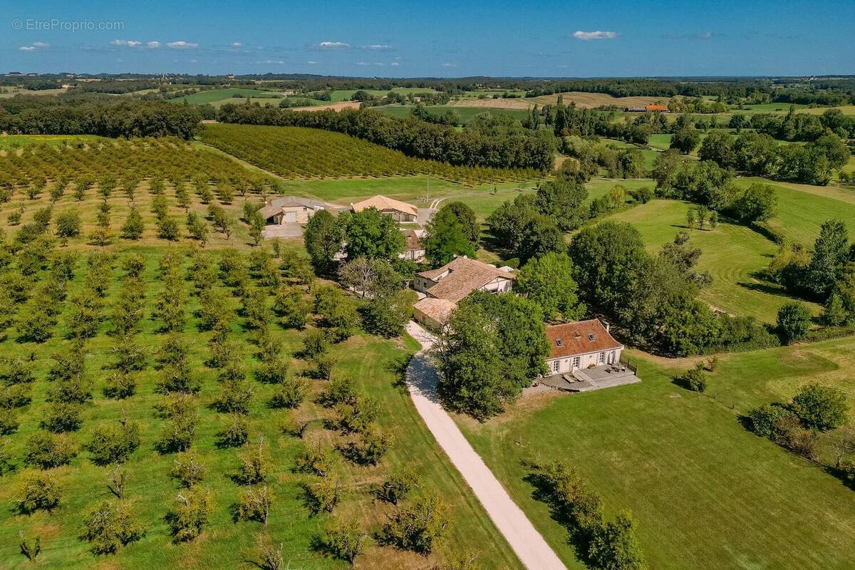 Maison à BEAUMONT-DU-PERIGORD