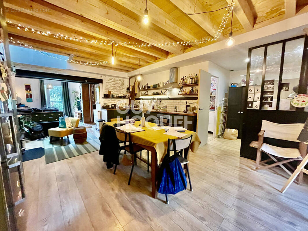 Appartement à CHENOVE