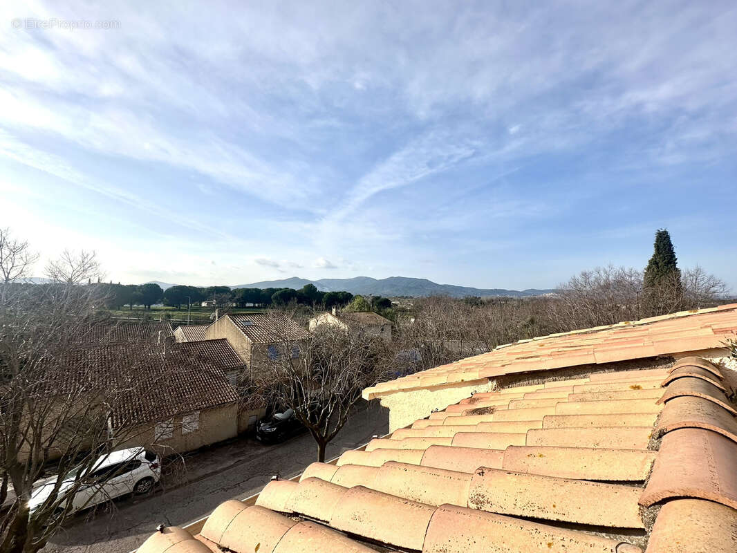 Appartement à PUGET-SUR-ARGENS