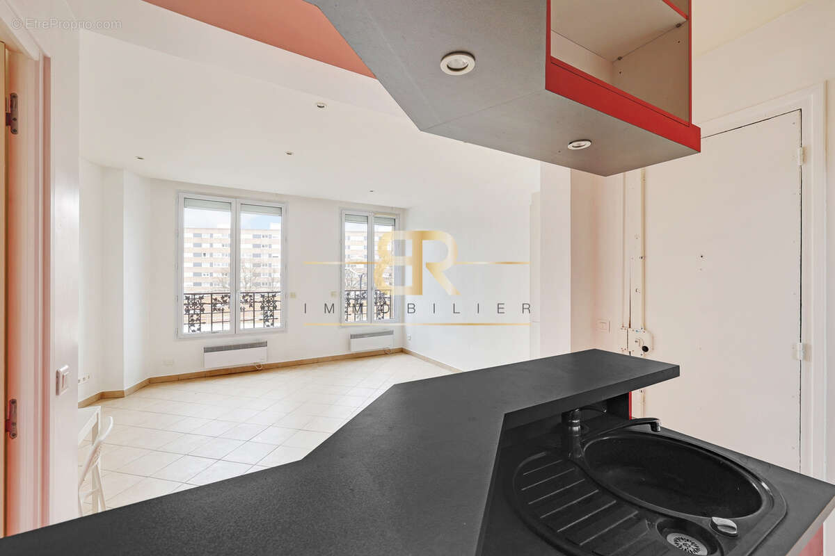 Appartement à LES LILAS