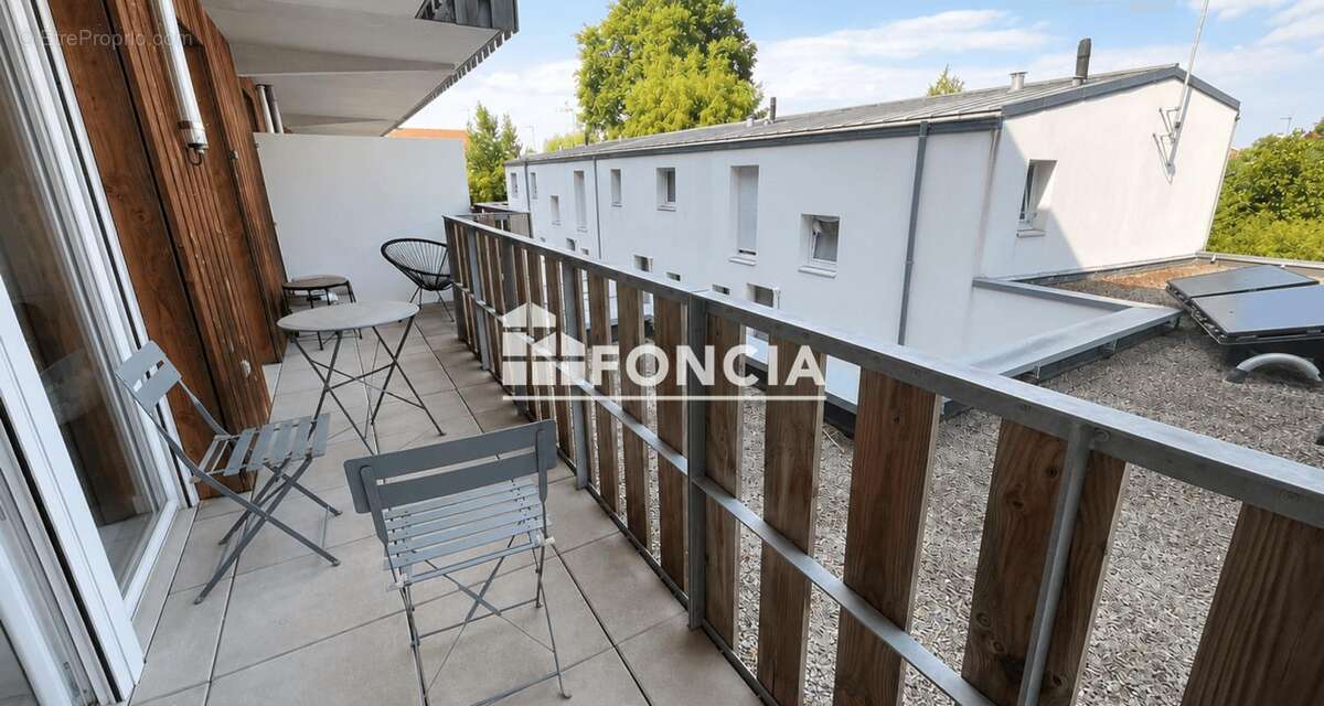 T2 récent avec terrasse de 10 m² et parking – proche Route de Vannes - photo 2