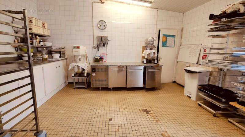 Commerce à ETAULIERS