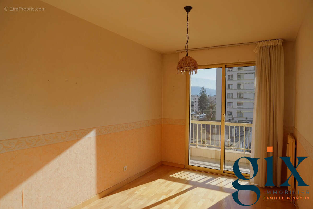 Appartement à MEYLAN