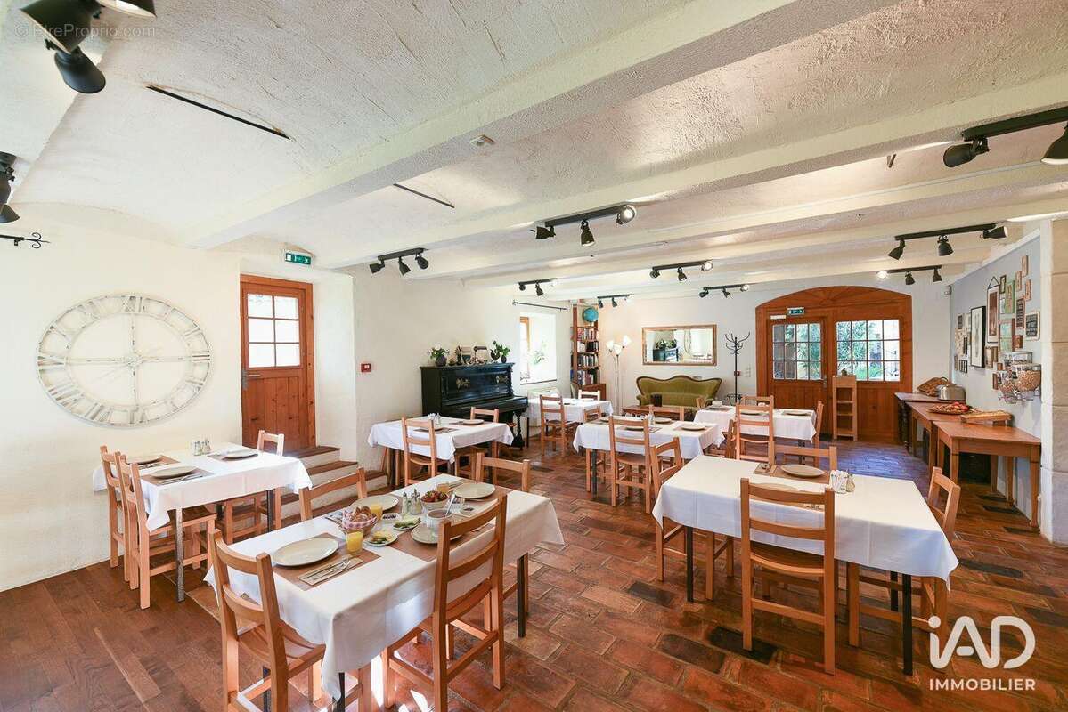 Photo 8 - Commerce à CHABRILLAN