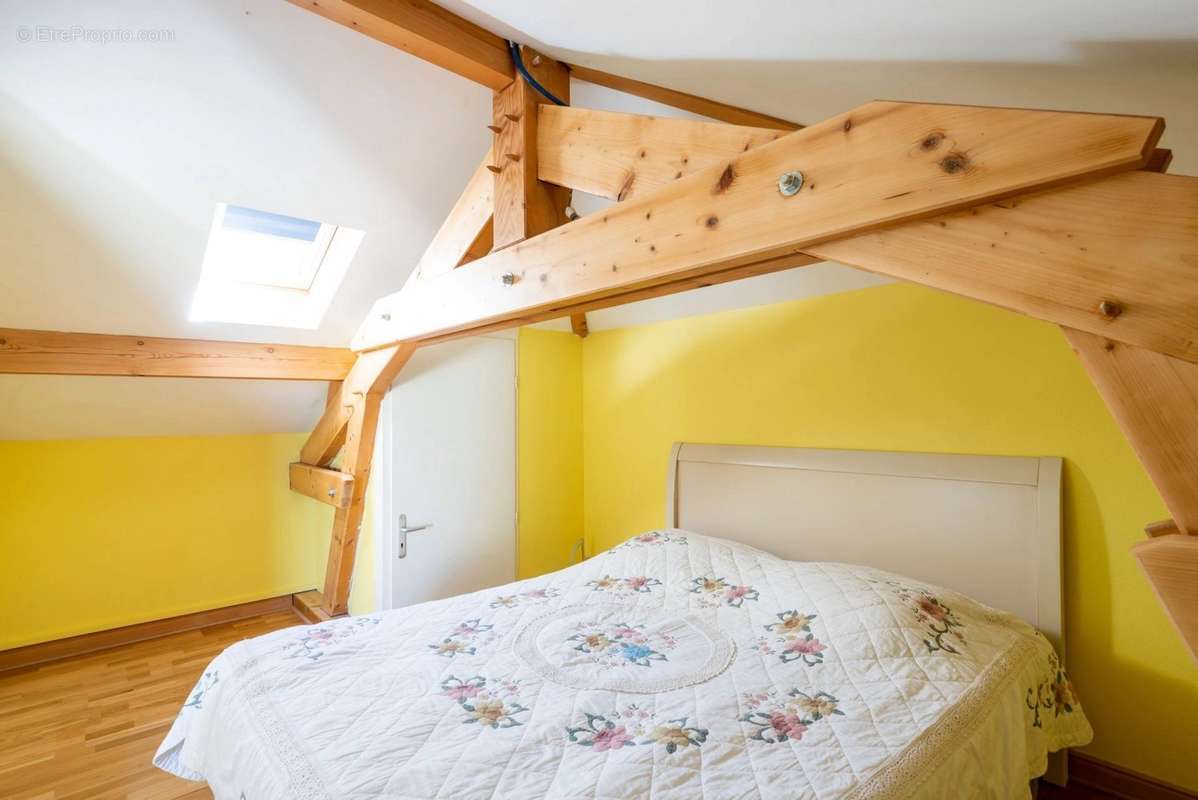 Maison à SAINT-BONNET-DE-MURE