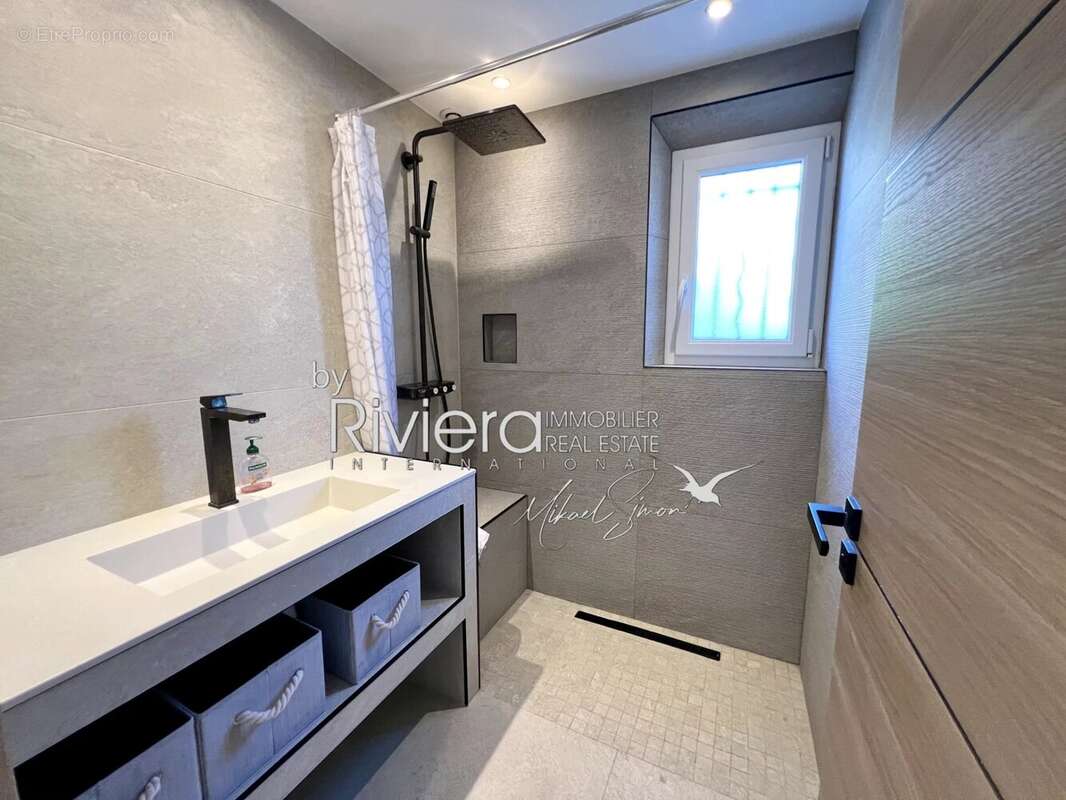 Maison à ROQUEBRUNE-SUR-ARGENS