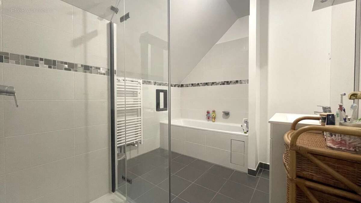 Appartement à MAFFLIERS