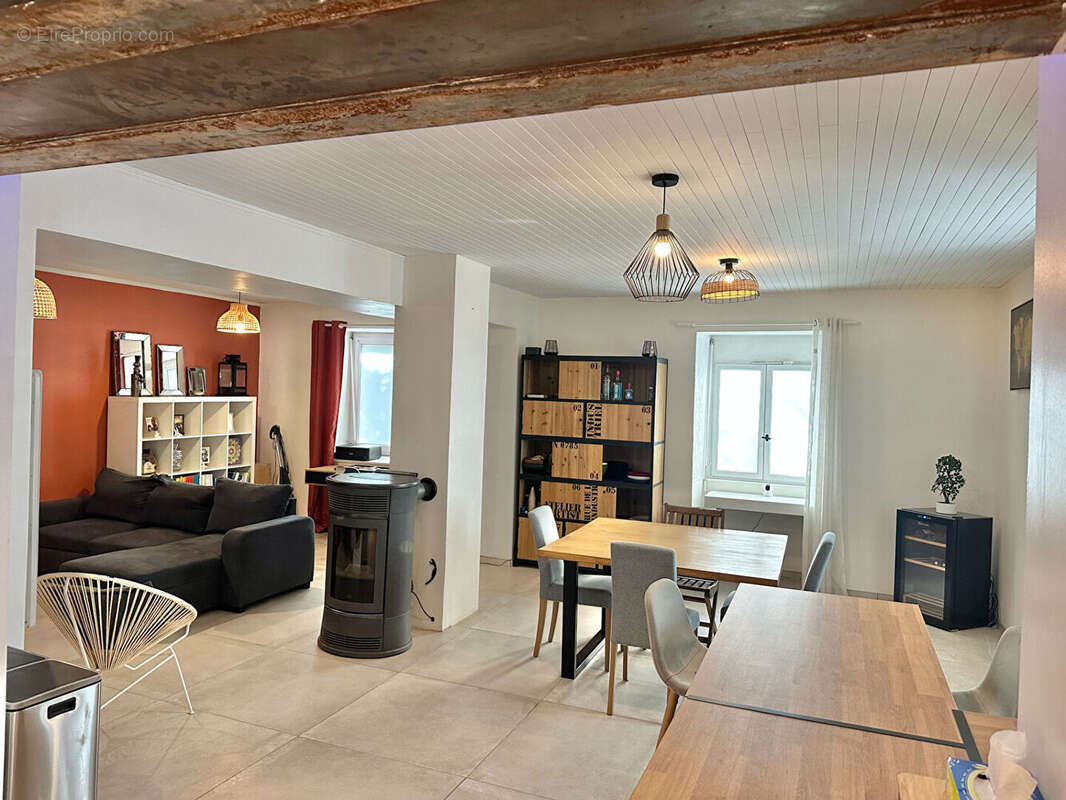 Maison à SEREZIN-DE-LA-TOUR