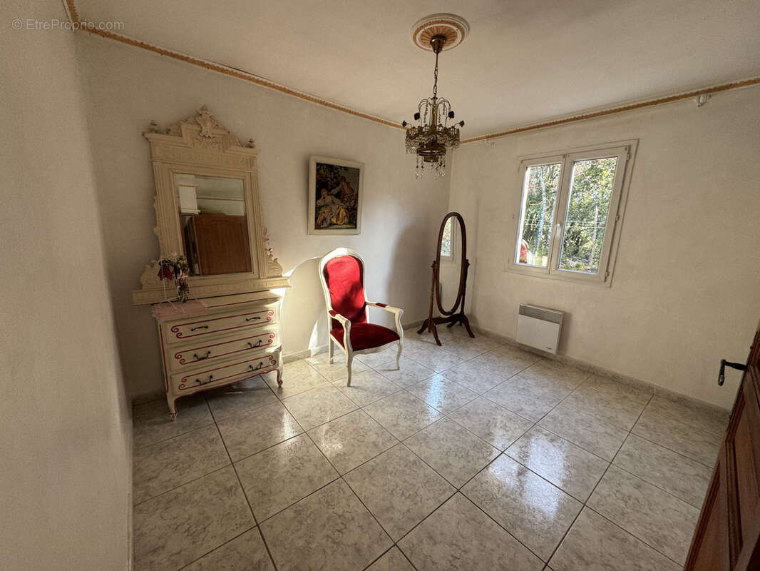 Maison à REGUSSE