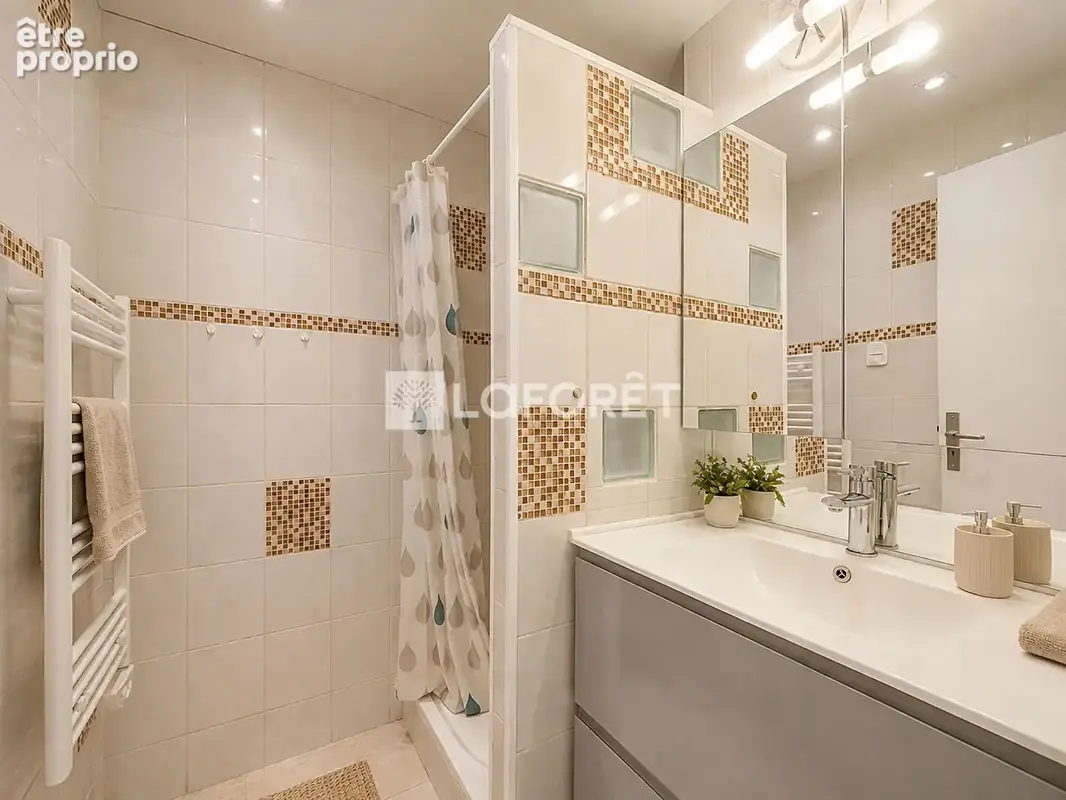 Caluire le bourg  - t4 traversant de 65.18 m² - photo 6