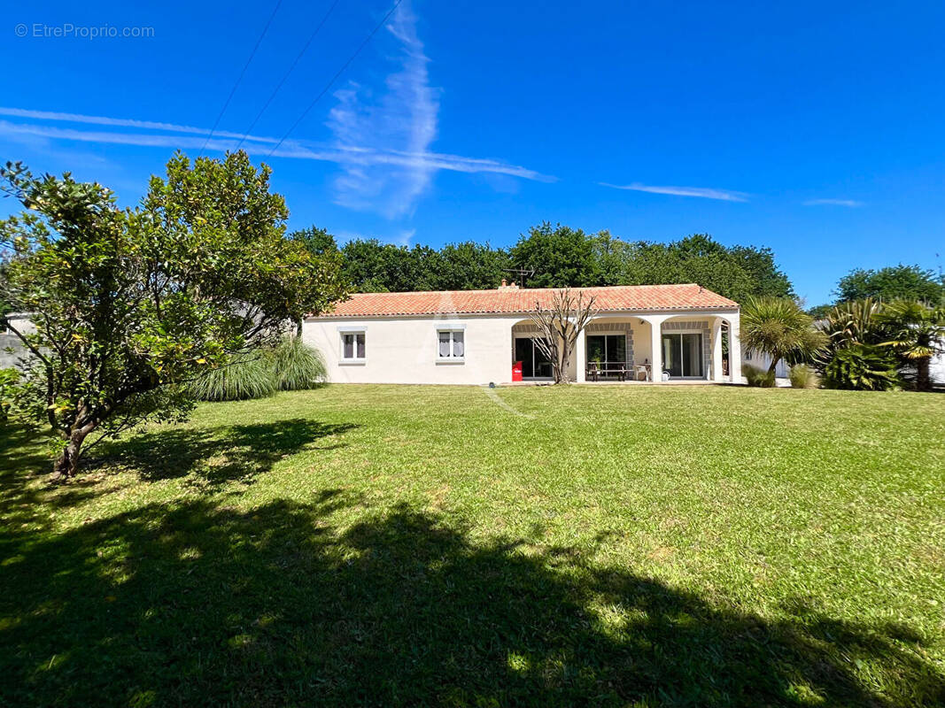 Maison à GROSBREUIL