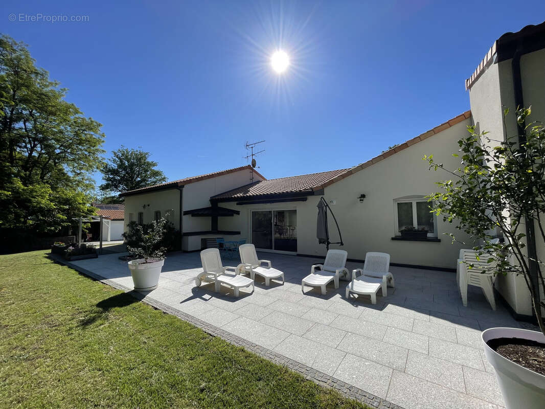 Maison 445 m² à Mignaloux-Beauvoir  - photo 6