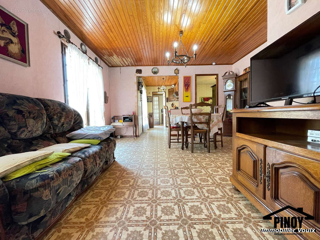 Maison de plain pied sur 1.961m2 de jardin - photo 7