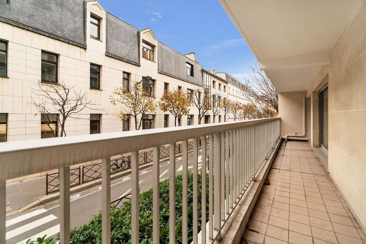 Appartement à NEUILLY-SUR-SEINE