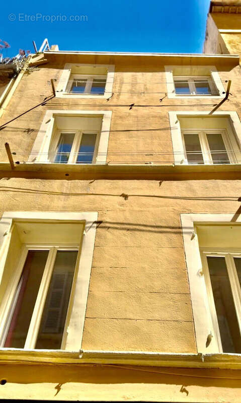 Appartement à MARSEILLE-2E