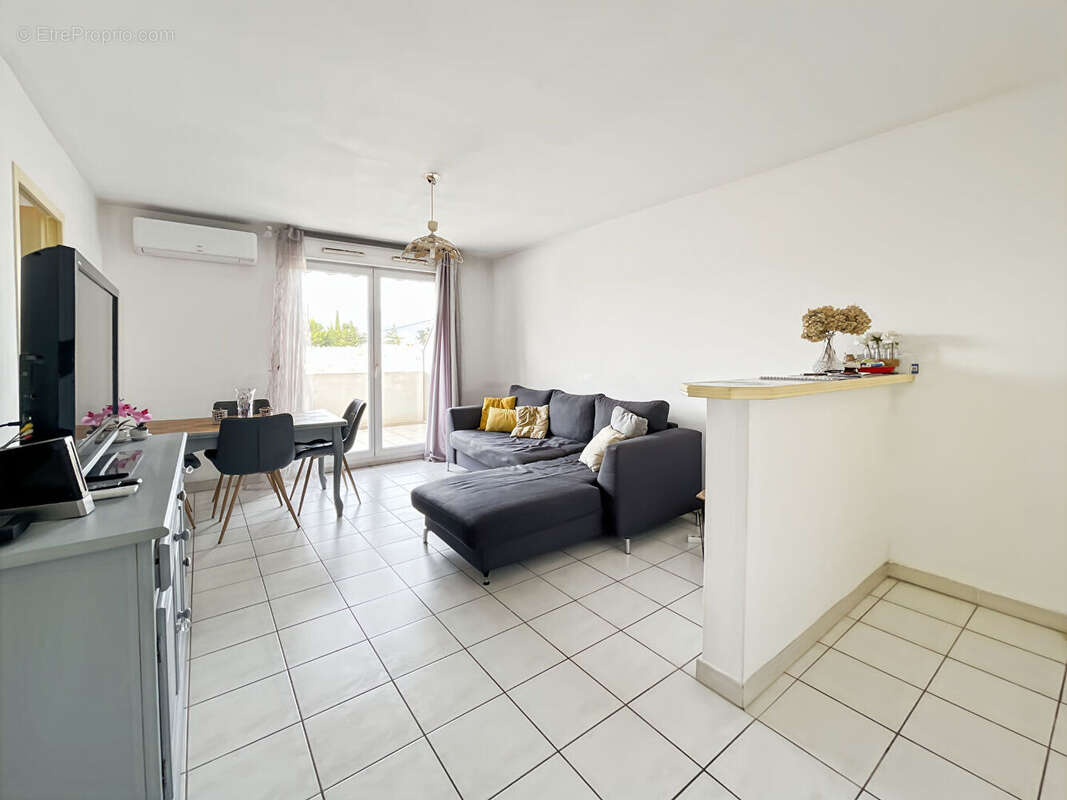 Appartement à MOUANS-SARTOUX