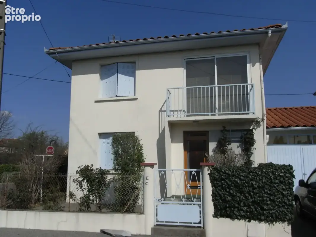 Maison de ville a redécorer avec jardin clos et garage - photo 5