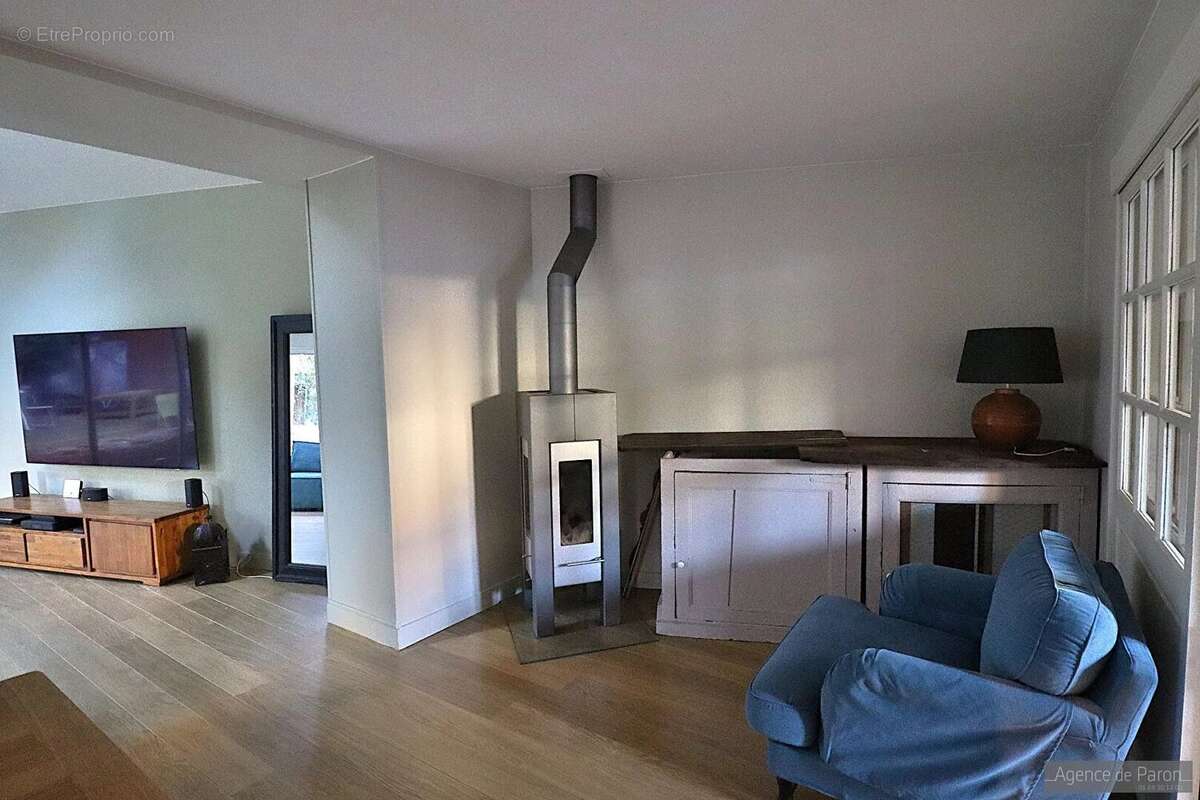 Maison à VERRIERES-LE-BUISSON