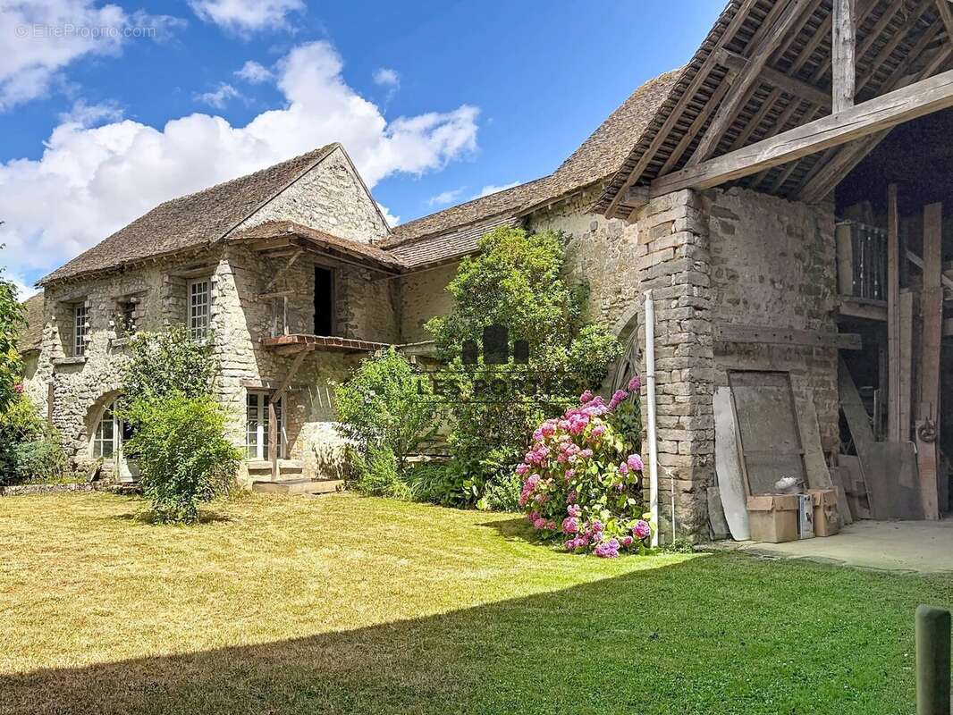 Maison en pierre de 185 m² env  avec  des  dependances  (91590) guigneville sur essonne - photo 3
