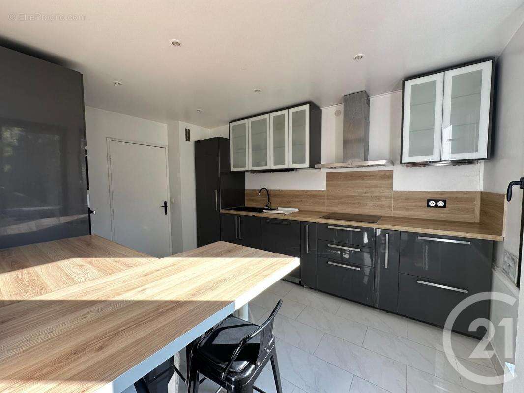 Appartement à FONTENAY-SOUS-BOIS