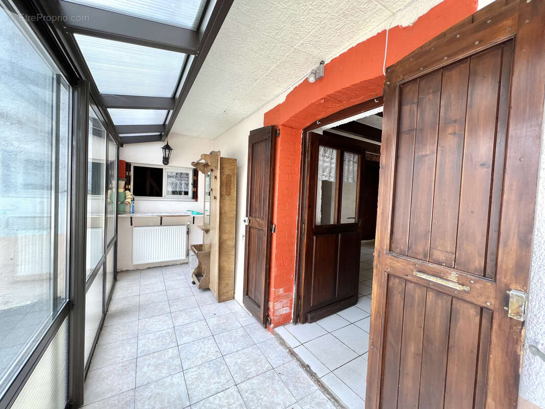 Maison à MARCILLY-LE-CHATEL