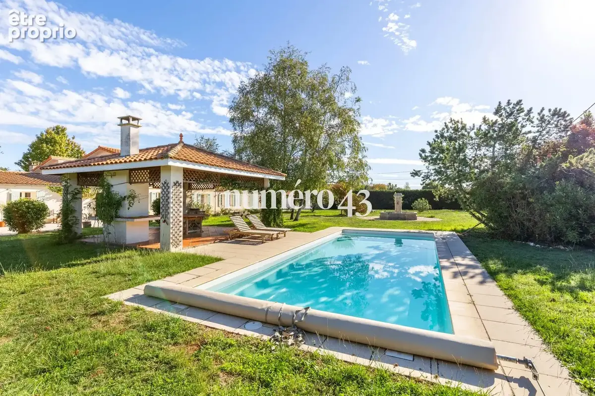 Maison 10 pièces 230 m² à vendre à Cissac-Medoc (33250) - photo 2