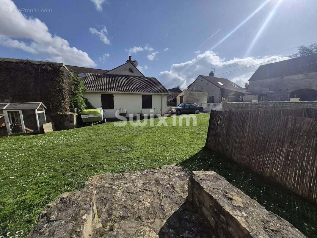 Maison à MONTBARD