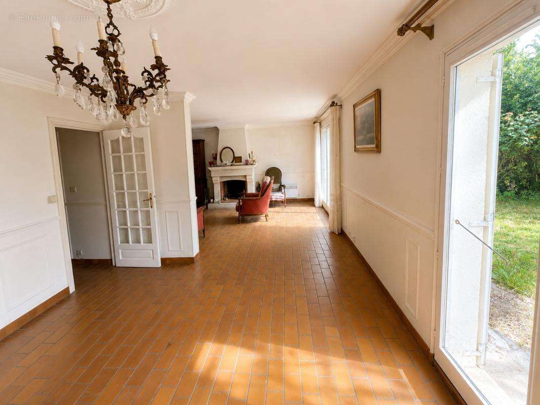 Maison à VILLENEUVE-LA-GARENNE