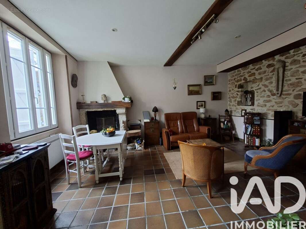 Photo 2 - Maison à MORET-SUR-LOING