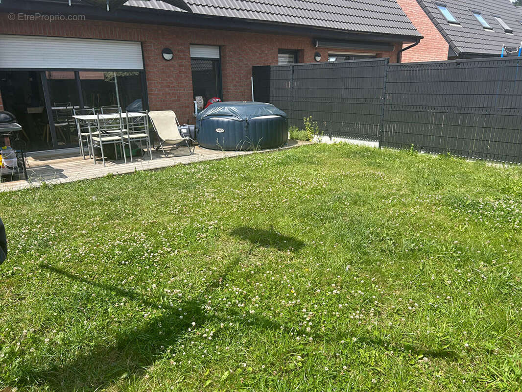 Maison à NEUVILLE-EN-FERRAIN