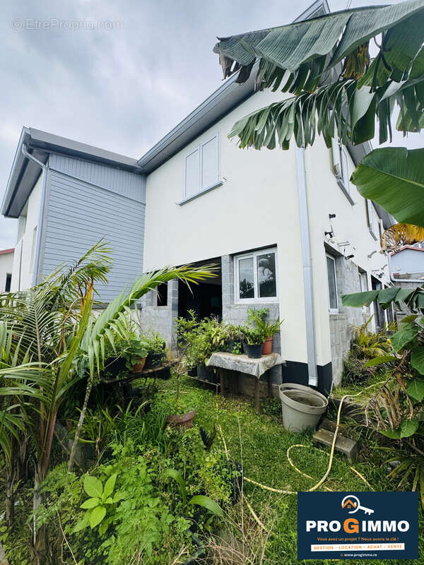 Maison 98 m² à Petite-Ile  - photo 2