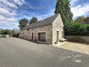 Photo 1 - Maison à BECON-LES-GRANITS