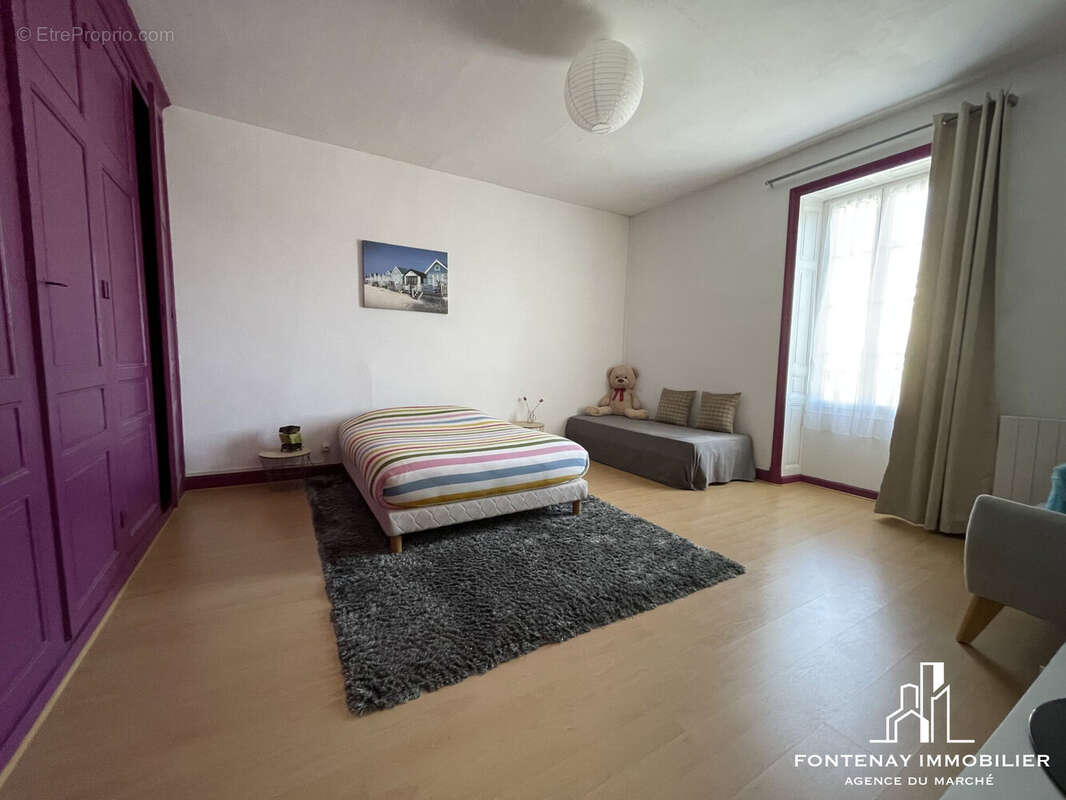 Maison 268 m² à Nalliers  - photo 8