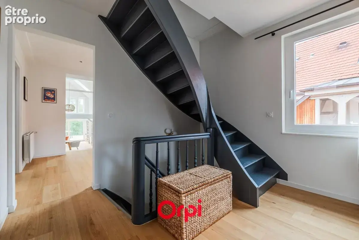 Holtzheim; Maison de caractère rénovée de près de 190 m² au sol, DPE B avec terrasse et jardin - photo 14