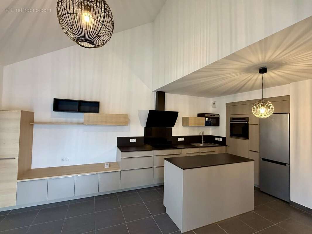 Appartement à SAINT-JEOIRE-PRIEURE