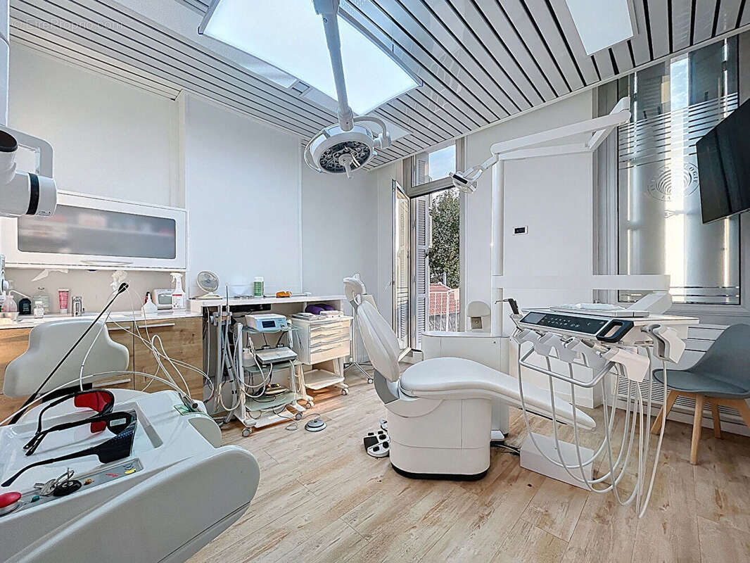 Commerce à MARSEILLE-8E