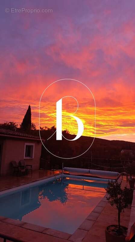 Maison à SAINT-JUST-ET-VACQUIERES