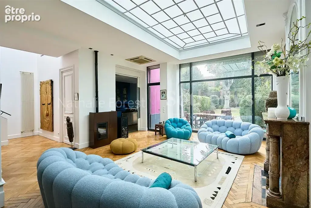Lille , Place Sébastopol , Wazemmes  , belle maison bourgeoise  erigée en semi-plain pied cadastrée sur 1000 M 2 de terrain . 6  - photo 2