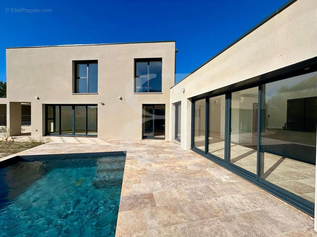 Maison à VAISON-LA-ROMAINE