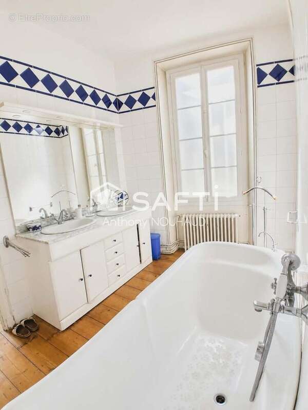 Maison 175 m² à Cognac  - photo 7