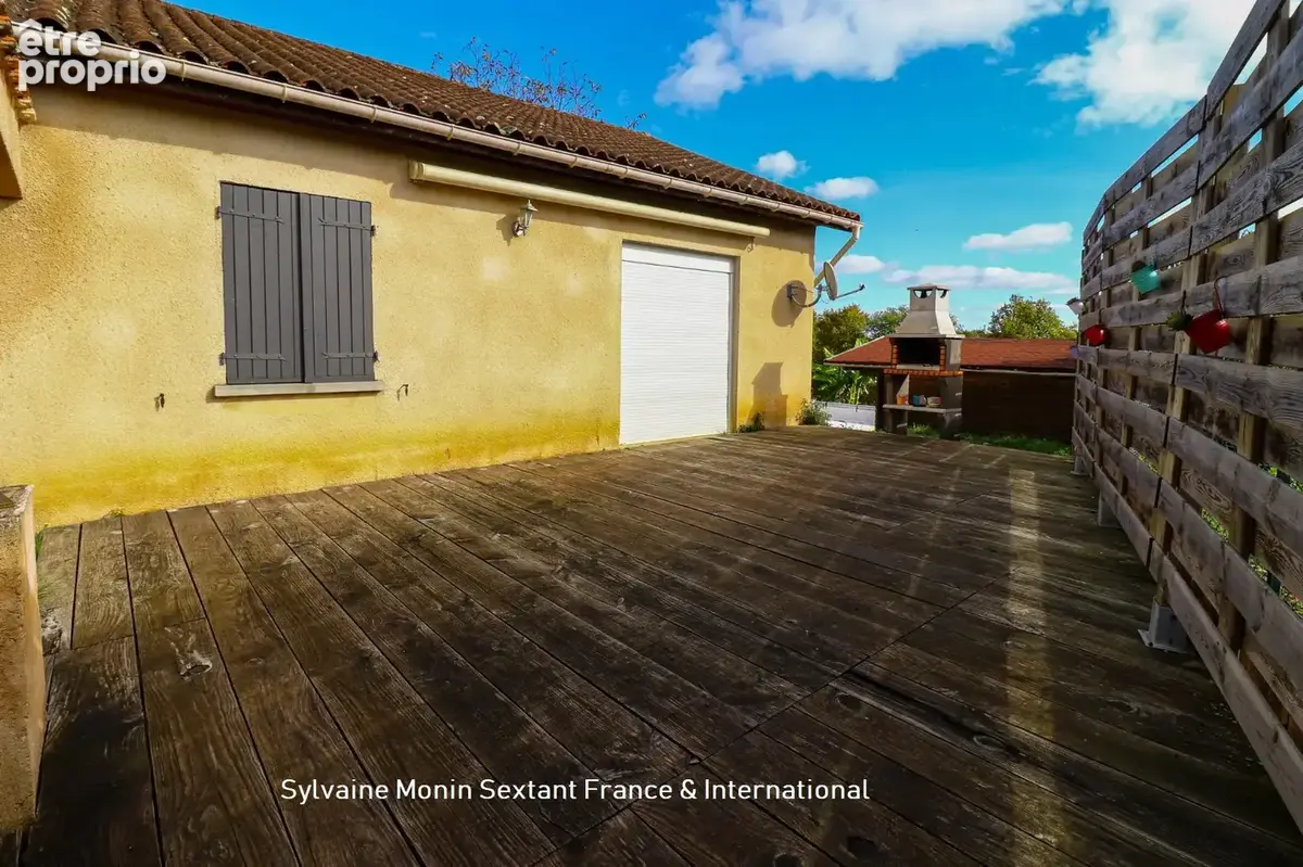 Deux maisons, une piscine, un terrain constructible et un fort potentiel locatif - photo 3